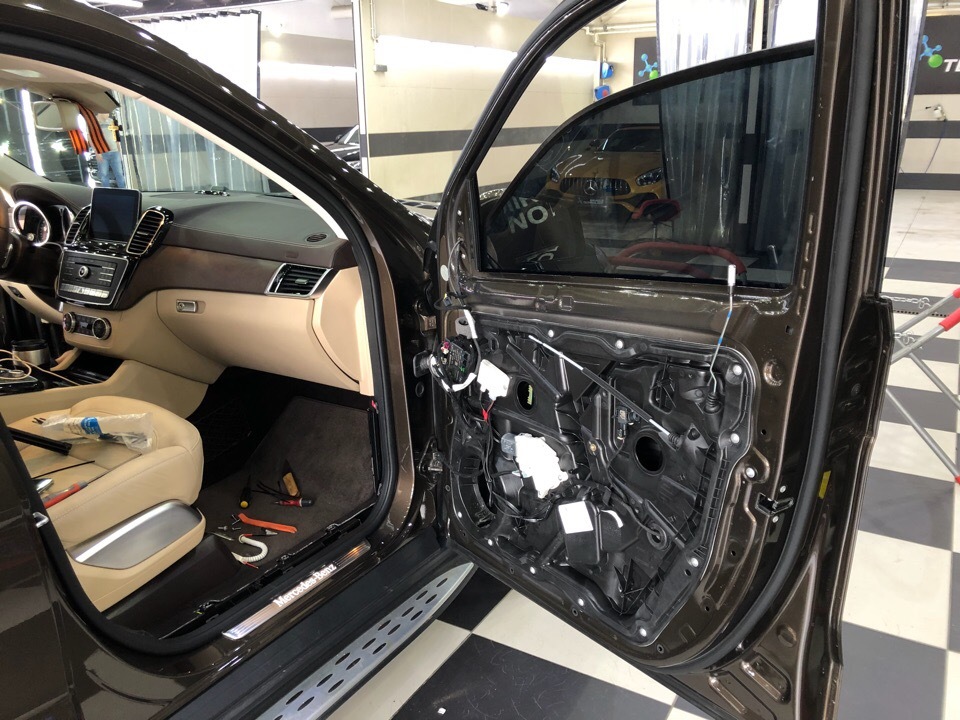 Легальная электронная тонировка стекол автомобиля
